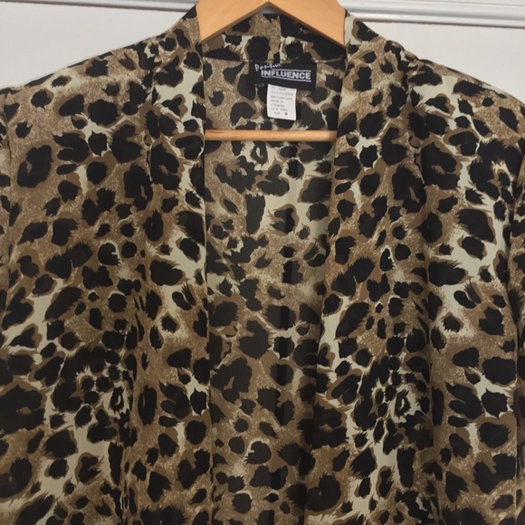 Vintage 80’s/90’s Open Front Leopard Print Blouse - Picture 4 of 10